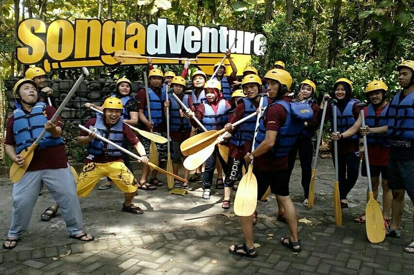 Petualangan Seru di Sungai Pekalen: Pengalaman Rafting Tak Terlupakan.webp